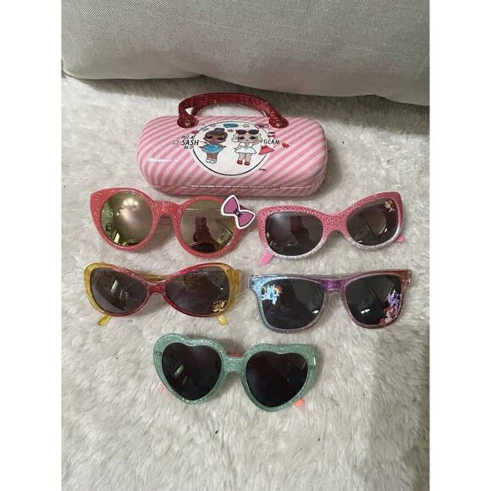 Girls Sunglasses‎ Lot Of Five With Case